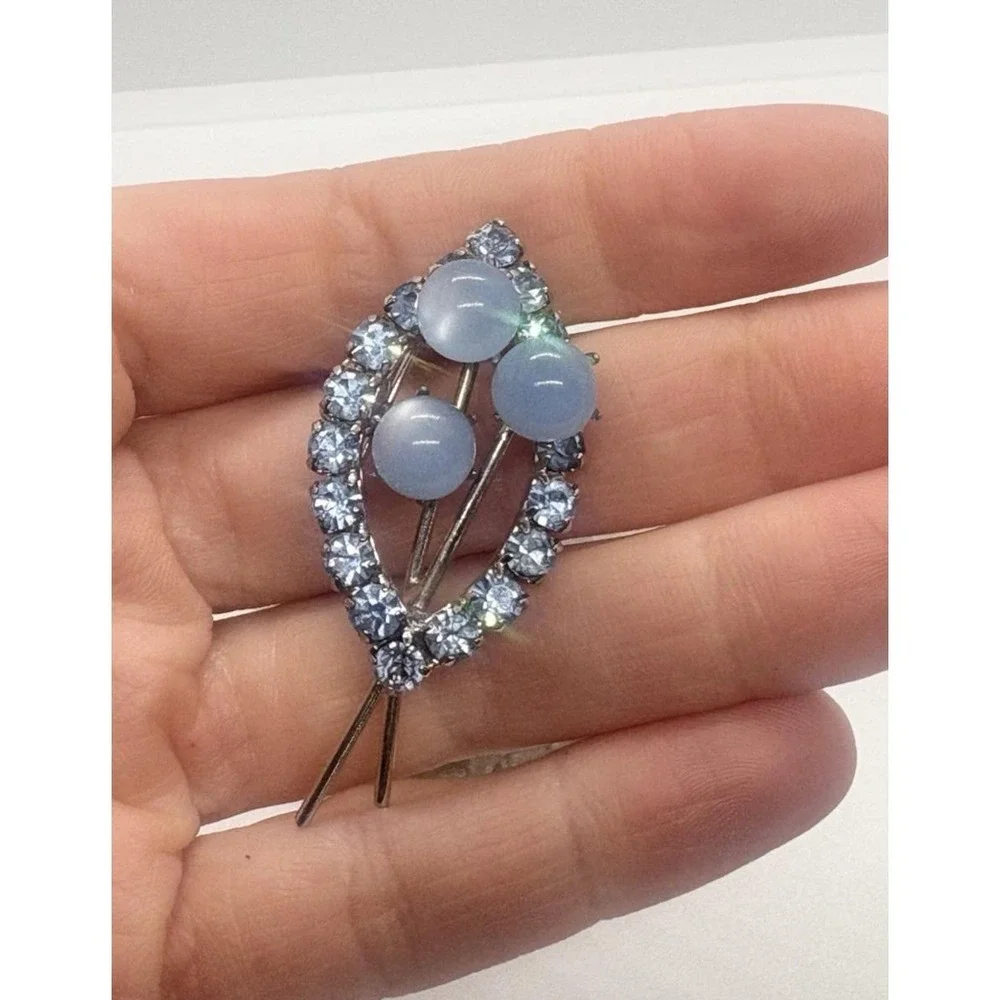 Vintage Silver Tone Light Blue Rhinestone Pin Brooch‎ 60s 70s Mod Abstract Retro